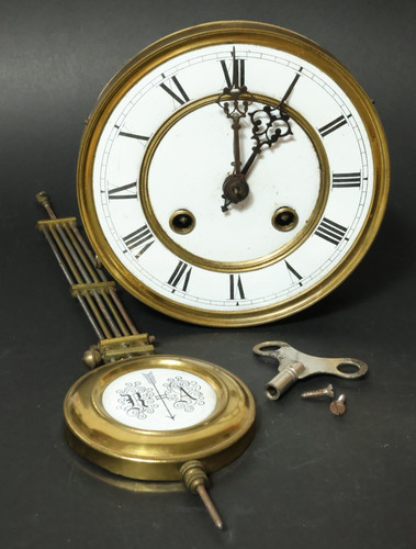 Altes uhrwerk wanduhr - altes,
